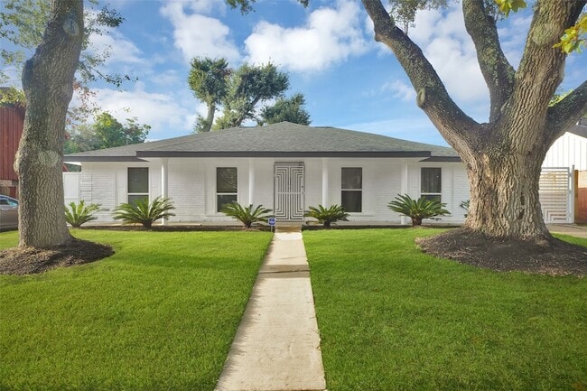 property at 5215 Trail Lake Dr