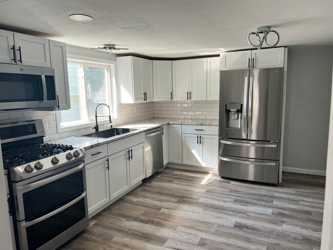 property at 4623 Grace Pl