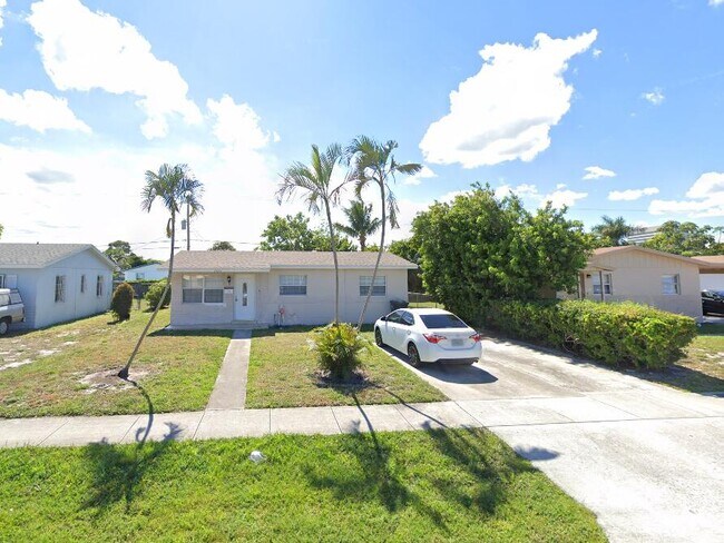 property at 1462 7th St