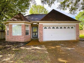 2271 Lake Springs Ln in Memphis, TN - Building Photo