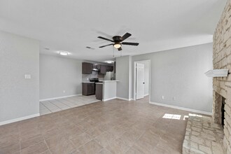 5303 Thunderbird St-Unit -B in Leander, TX - Building Photo - Building Photo