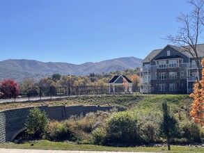 Palisades at Plott Creek in Waynesville, NC - Building Photo - Building Photo