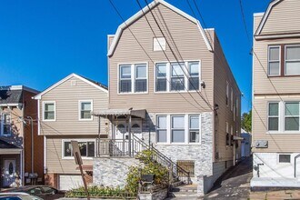 46 Spruce St in Jersey City, NJ - Building Photo - Building Photo