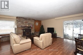 5373 Aurora Rd in Whitchurch-Stouffville, ON - Building Photo - Building Photo