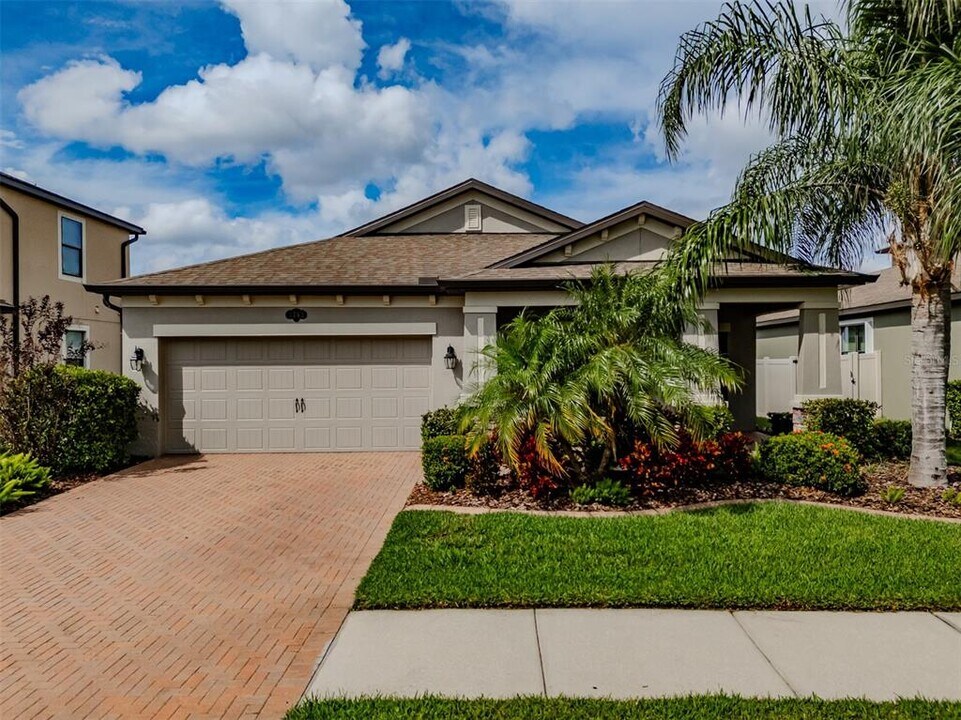 1763 Nature View Dr in Lutz, FL - Building Photo