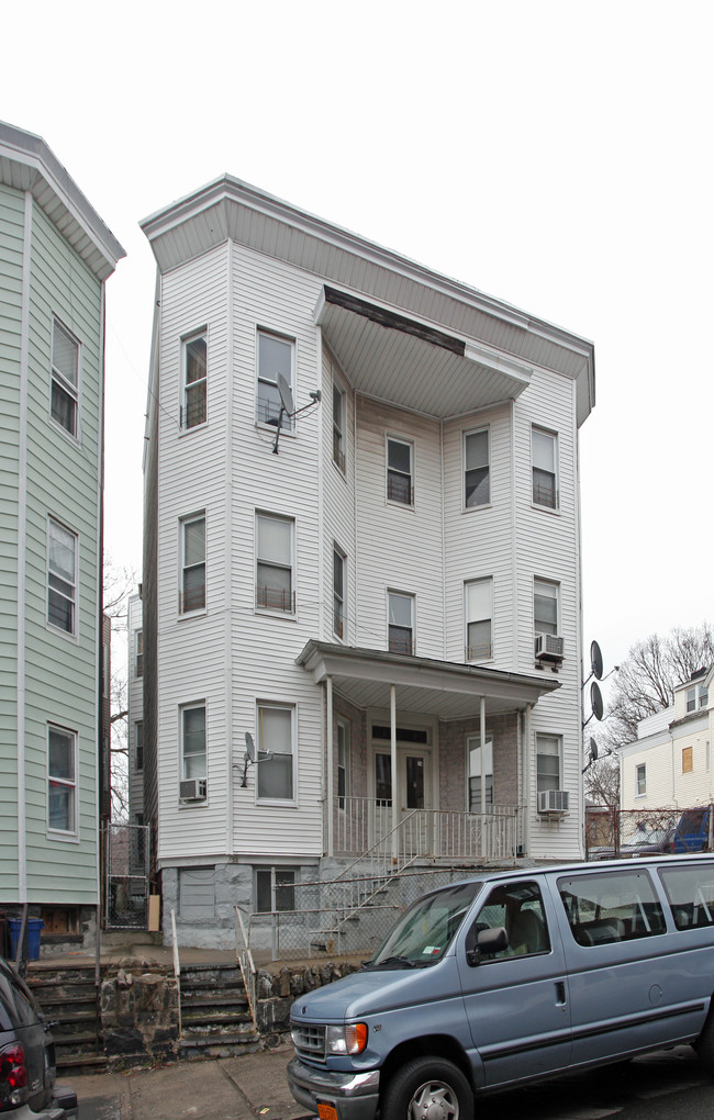 34 Caroline Ave in Yonkers, NY - Building Photo - Building Photo