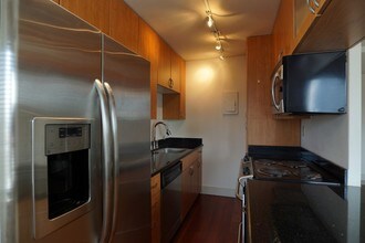 1105 Spring St-Unit -710 in Seattle, WA - Foto de edificio - Building Photo