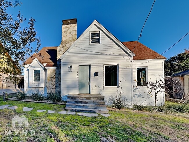 property at 110 N Ravinia Dr