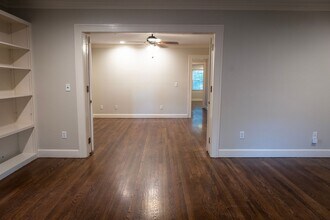 1105 W 49 St in Kansas City, MO - Building Photo - Building Photo