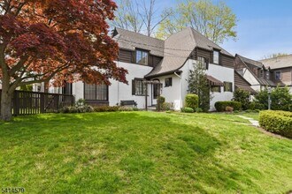 869 Ridgewood Rd in Millburn, NJ - Building Photo - Building Photo
