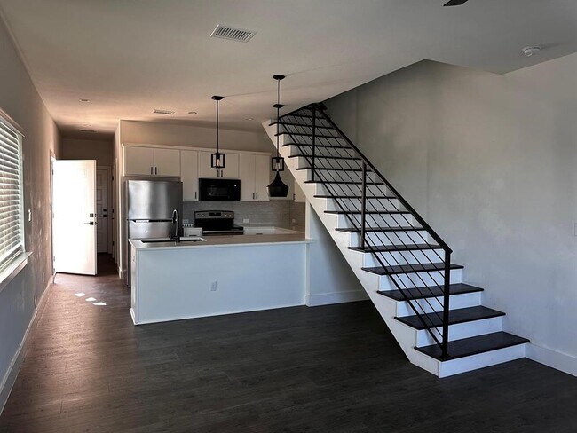 21212 Portsmouth Cove in Lago Vista, TX - Building Photo - Building Photo