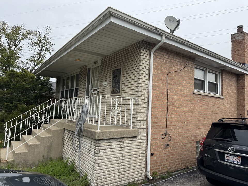 14837 Cottage Grove Ave in Dolton, IL - Building Photo