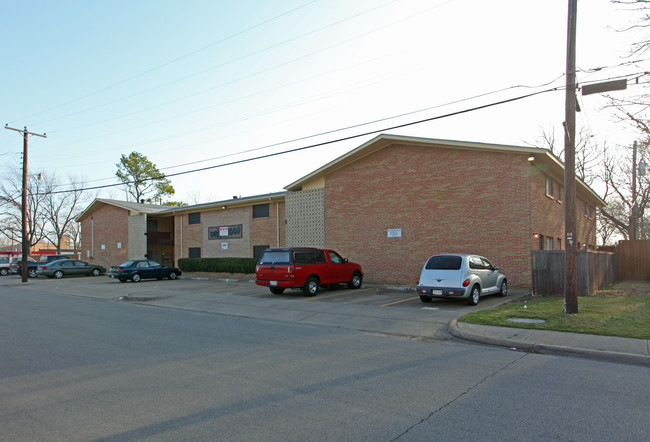 Driftwood in Irving, TX - Foto de edificio - Building Photo