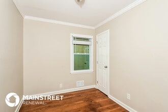 598 Oakside Dr SW in Atlanta, GA - Foto de edificio - Building Photo