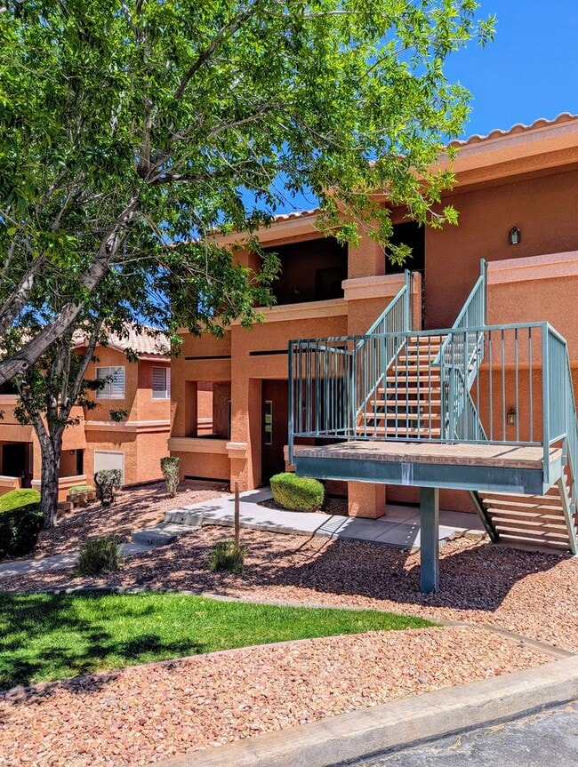 property at 322 Colleen Ct