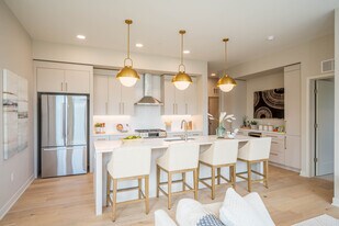 51 France in Minneapolis, MN - Building Photo