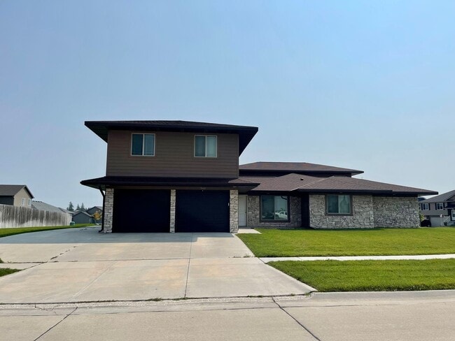 property at 7800 Yankee Woods Dr