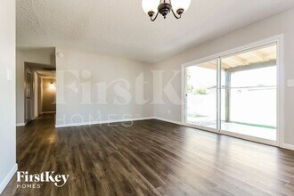 4614 W Diana Ave in Glendale, AZ - Foto de edificio - Building Photo