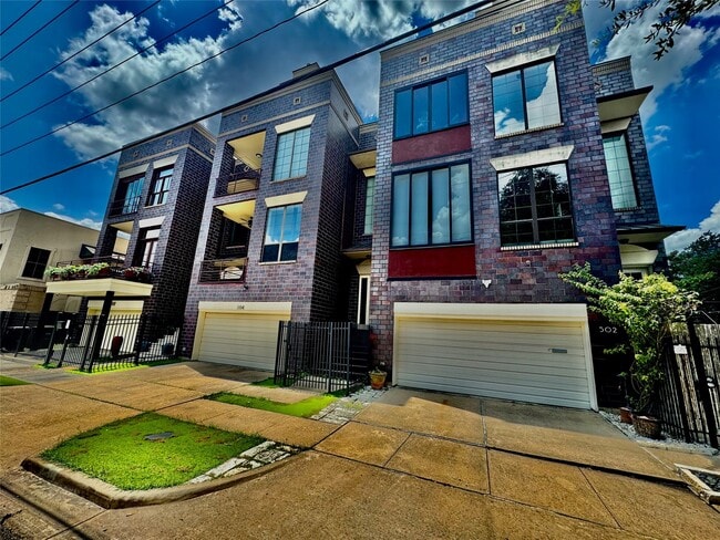 504 Anita St in Houston, TX - Foto de edificio - Building Photo