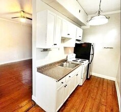 201 Spring St in Charleston, SC - Building Photo - Building Photo