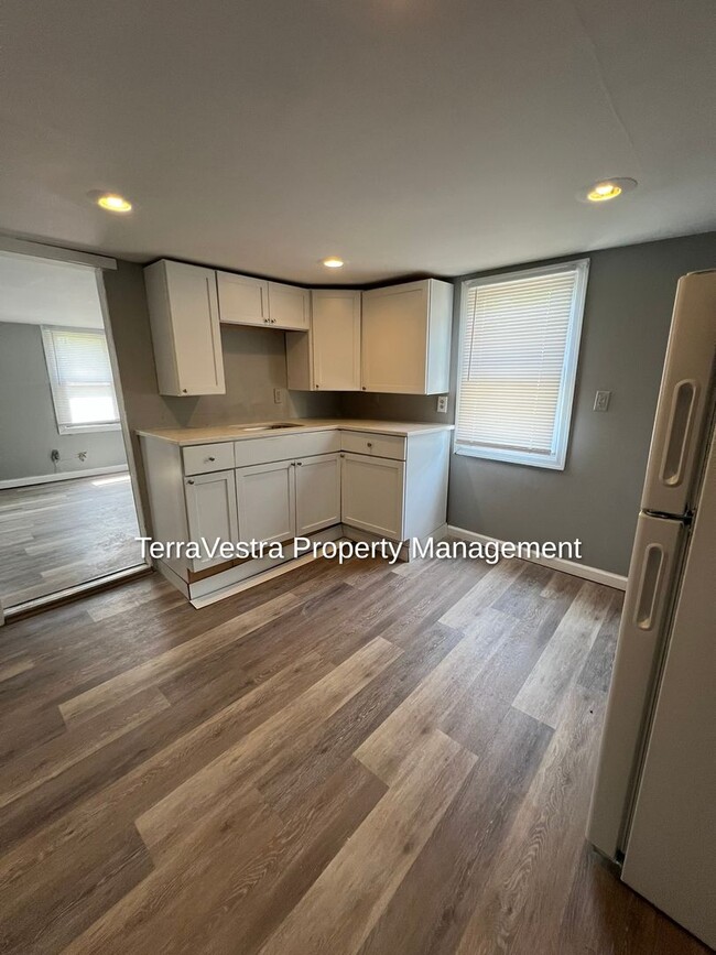 property at 608 S 2nd St