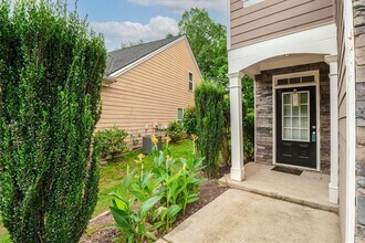 162 Ledgewood Mill Way NE in Lawrenceville, GA - Building Photo - Building Photo