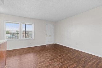 5667 Brickell Rd, Unit 20 in Norfolk, VA - Building Photo - Building Photo