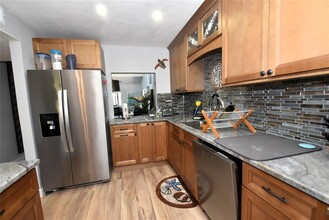 1627 Boathouse Cir in Sarasota, FL - Building Photo - Building Photo
