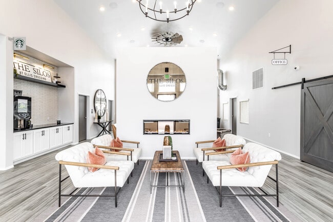 Silos at Ellis Crossing in Sioux Falls, SD - Building Photo - Interior Photo