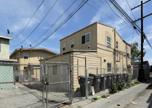 2509-2511 Pasadena Ave in Long Beach, CA - Building Photo - Building Photo