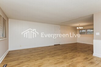 4760 Rolling St in Dayton, OH - Foto de edificio - Building Photo