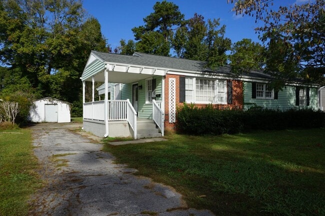 407 Seminole Trail in Jacksonville, NC - Building Photo - Building Photo