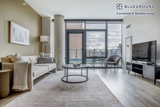 450 W Belmont Ave in Chicago, IL - Building Photo - Building Photo