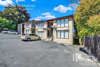 136 Frisbie St in Vallejo, CA - Building Photo - Building Photo