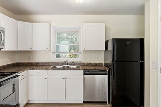 9 Fisher Pl in Durham, NC - Building Photo - Building Photo