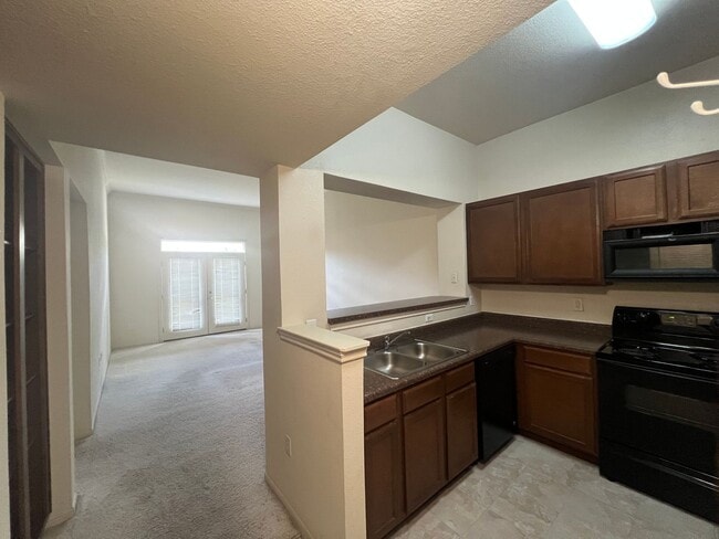 6765 Corporate Blvd in Baton Rouge, LA - Building Photo - Building Photo