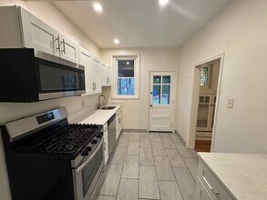 1653 Chislett St in Pittsburgh, PA - Building Photo - Building Photo