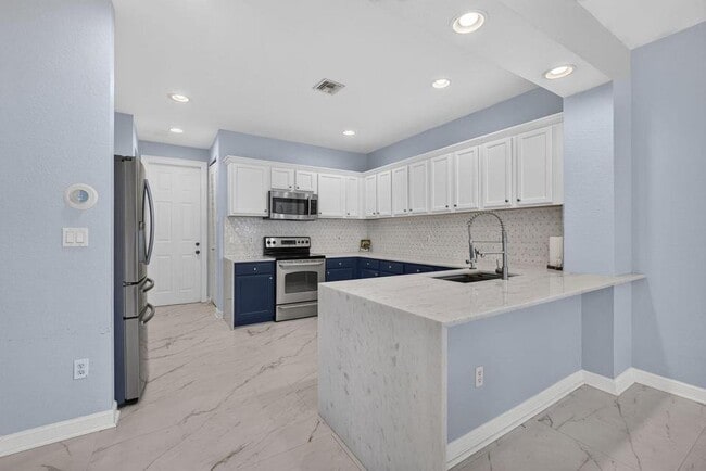 property at 980 Marina Del Ray Ln