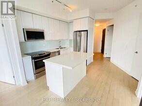 10 Park Lawn Rd in Toronto, ON - Building Photo - Building Photo