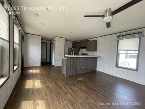 20665 Telegraph Rd in Brownstown Township, MI - Building Photo - Building Photo