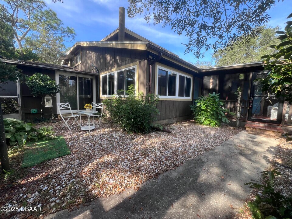 80 Cypress Pond Rd in Port Orange, FL - Building Photo