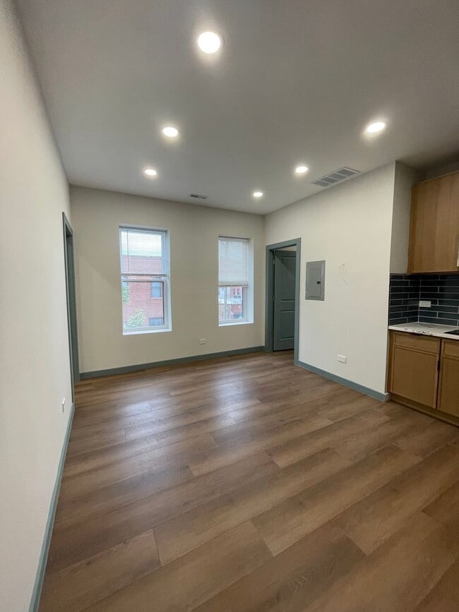 property at 1001 W 31st St