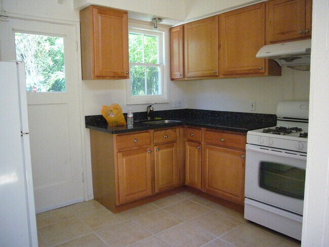 2419 Prospect St, Unit A in Berkeley, CA - Building Photo - Building Photo