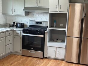 594 Comstock Ave in Elmhurst, IL - Building Photo - Building Photo