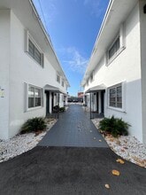 2030 Apartments in Miami, FL - Foto de edificio - Building Photo