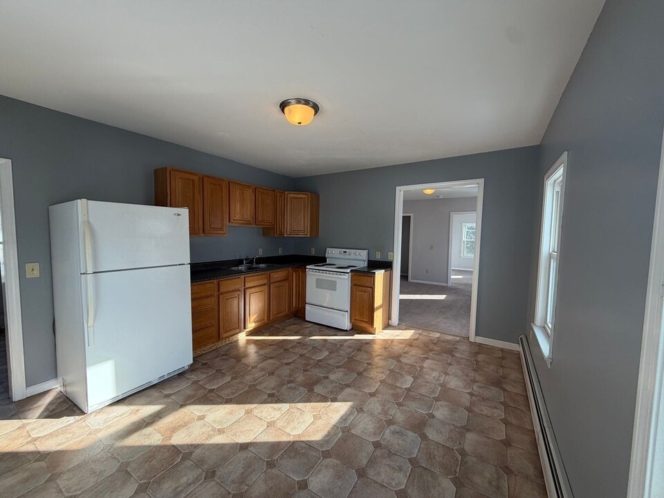 112 Columbia St in Adams, MA - Building Photo