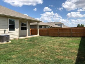 116 Fair Anne Dr in Georgetown, TX - Building Photo - Building Photo