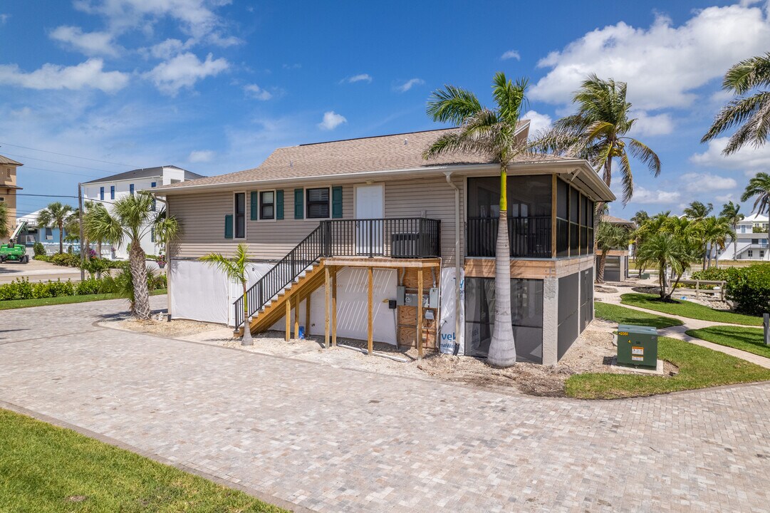 Palm Bay Estates Condominiums in Bonita Springs, FL - Building Photo