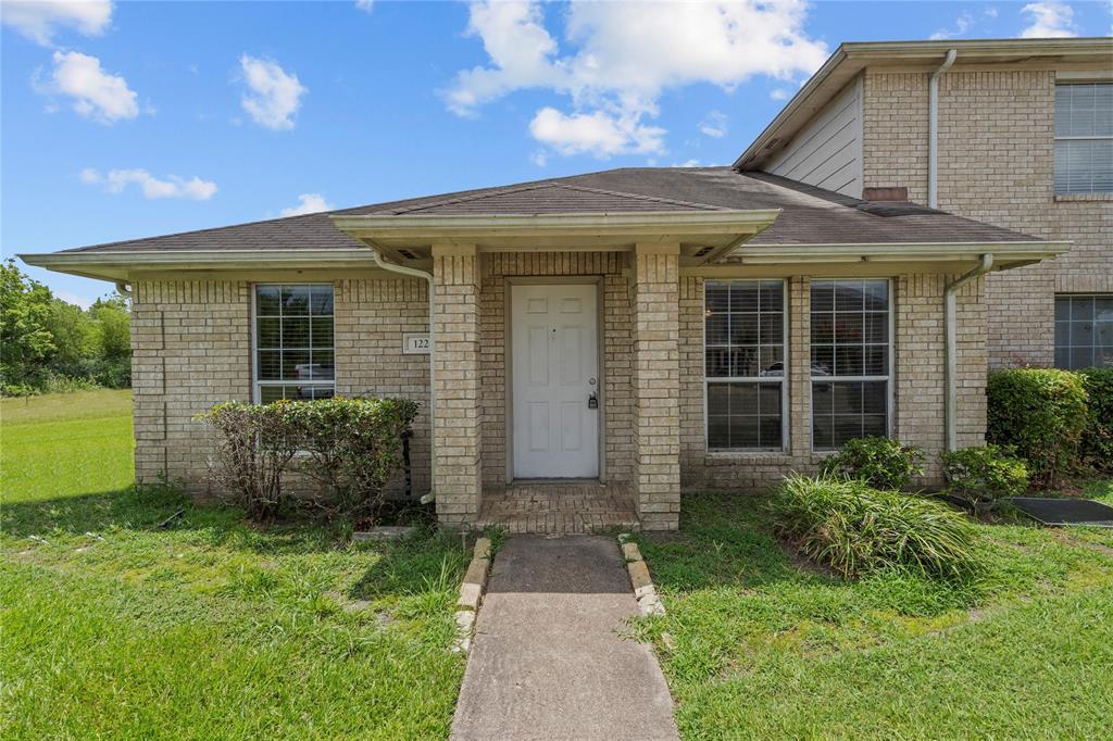 122 Green Isle Ave in Dickinson, TX - Building Photo