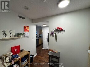 270 Wellington St W in Toronto, ON - Building Photo - Building Photo